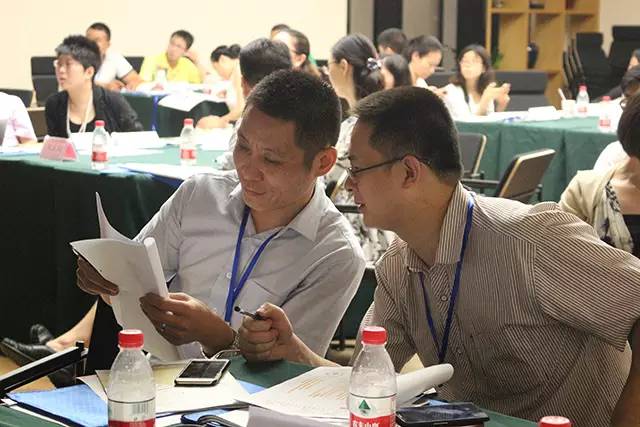 新闻：携手同行，共启智能管理新天地