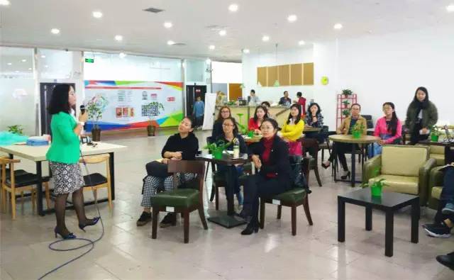 新闻：RTC大数据时代的自我认知沙龙—走进盘龙区电子商务创业园